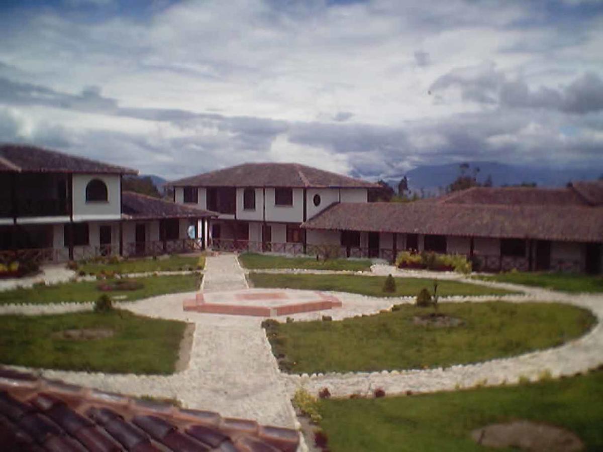 Hosteria Hacienda Pueblo Viejo Atuntaqui ภายนอก รูปภาพ