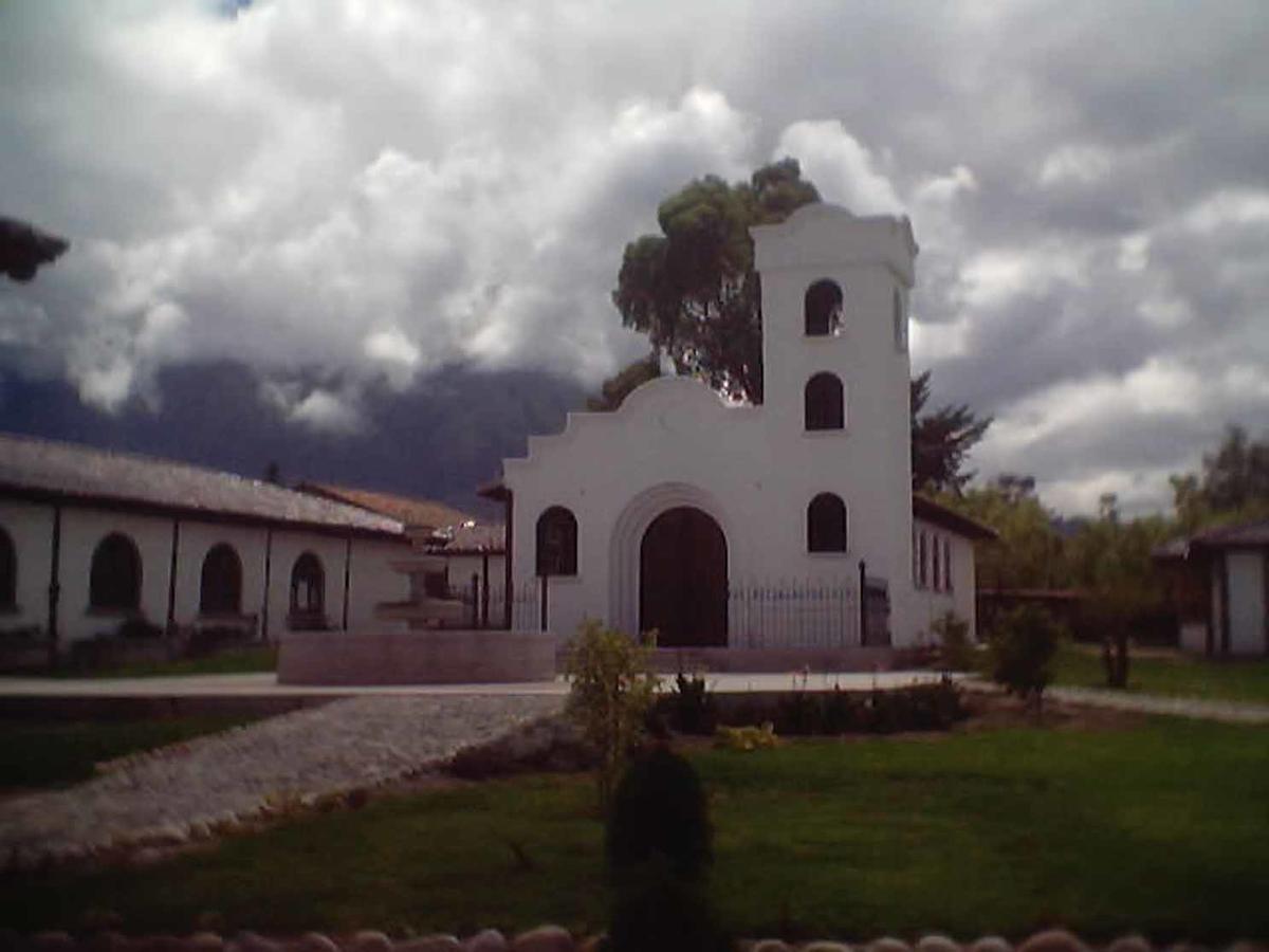 Hosteria Hacienda Pueblo Viejo Atuntaqui ภายนอก รูปภาพ